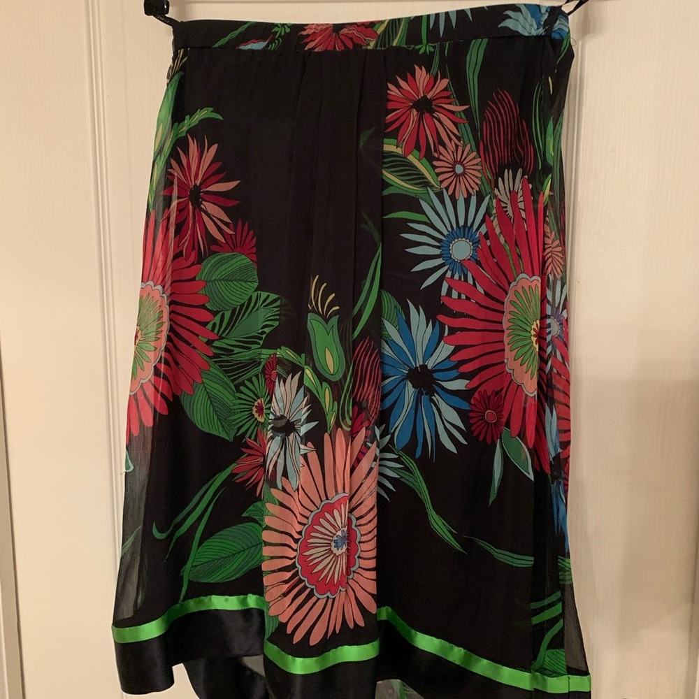 GORGEOUS SILK STRAPLESS BEBE DRESS!